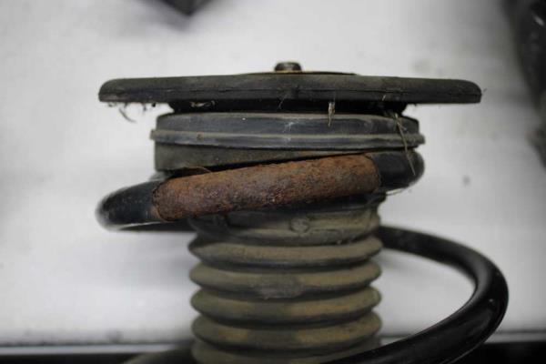 AMORTISSEUR AVANT DROIT FORD FOCUS / C-MAX 2004 - 2011 - Vue 3